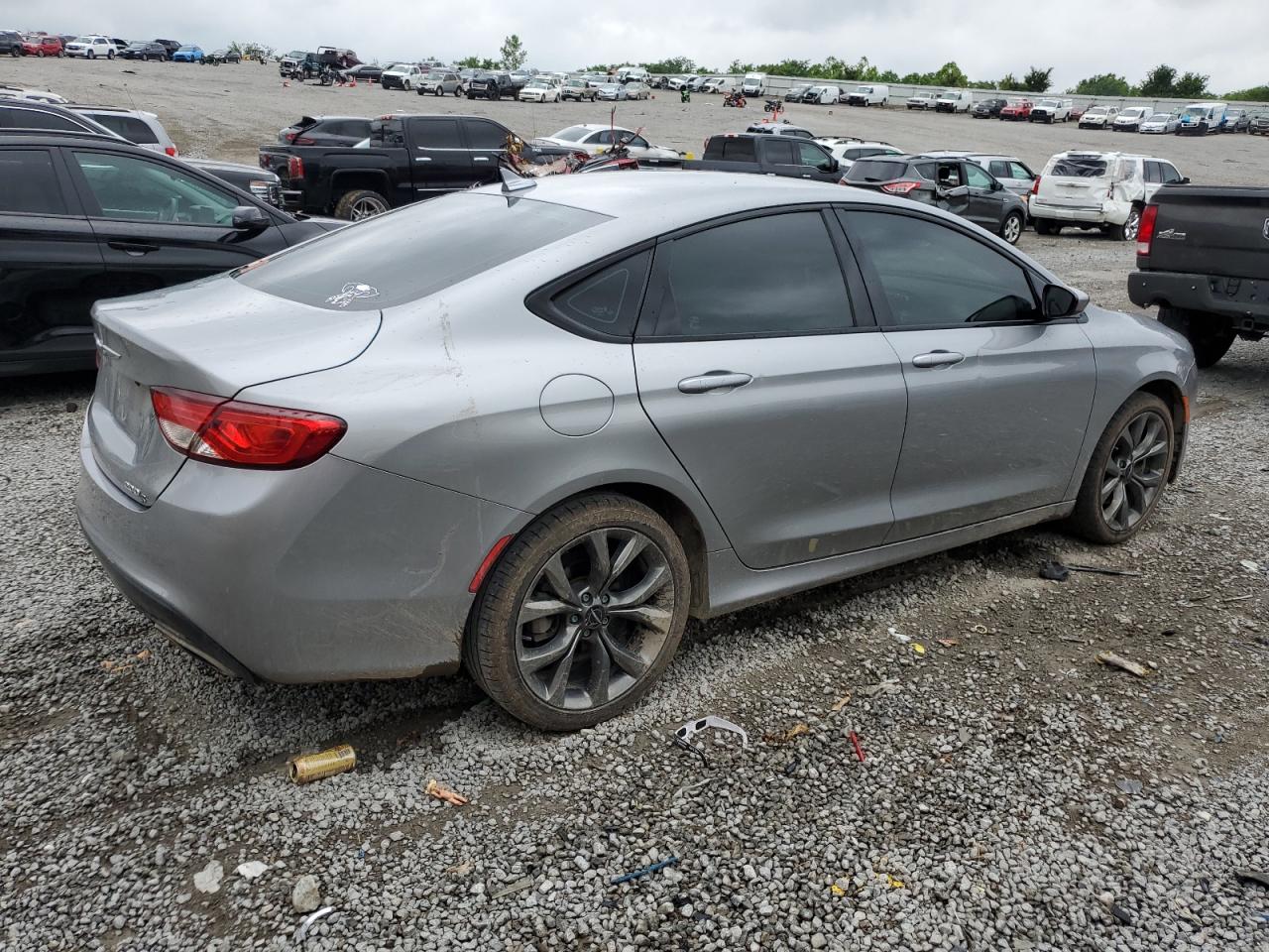 2015 Chrysler 200 S vin: 1C3CCCBG9FN557263