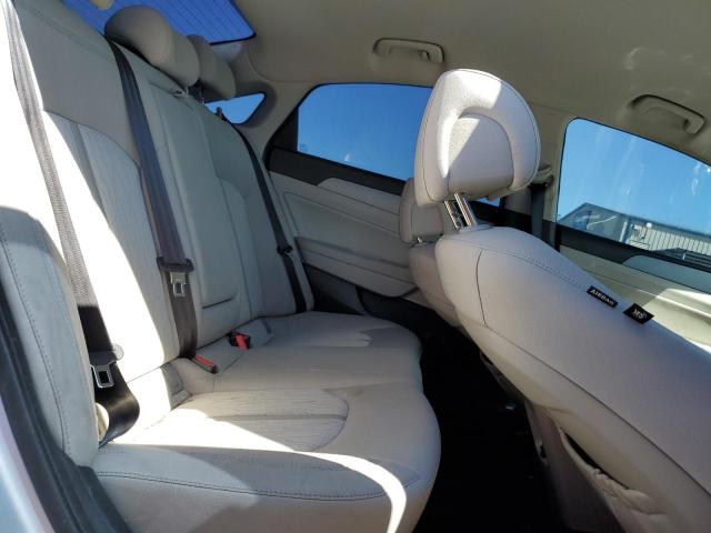 2017 Hyundai Sonata Hybrid VIN: KMHE24L1XHA058419 Lot: 59215674