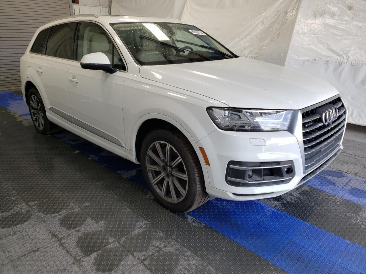 WA1VAAF72HD054198 2017 Audi Q7 Prestige