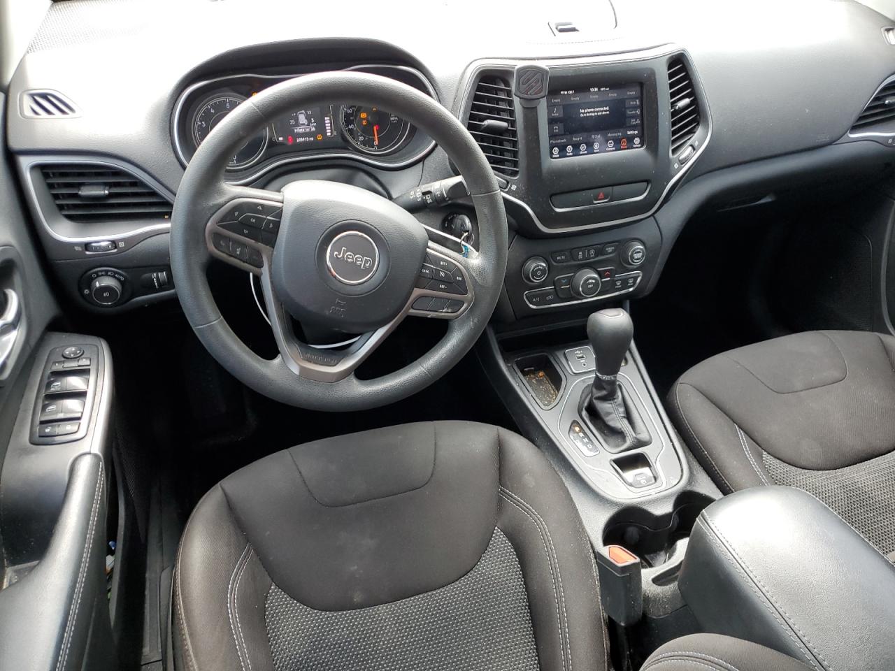 1C4PJLCB0KD360326 2019 Jeep Cherokee Latitude