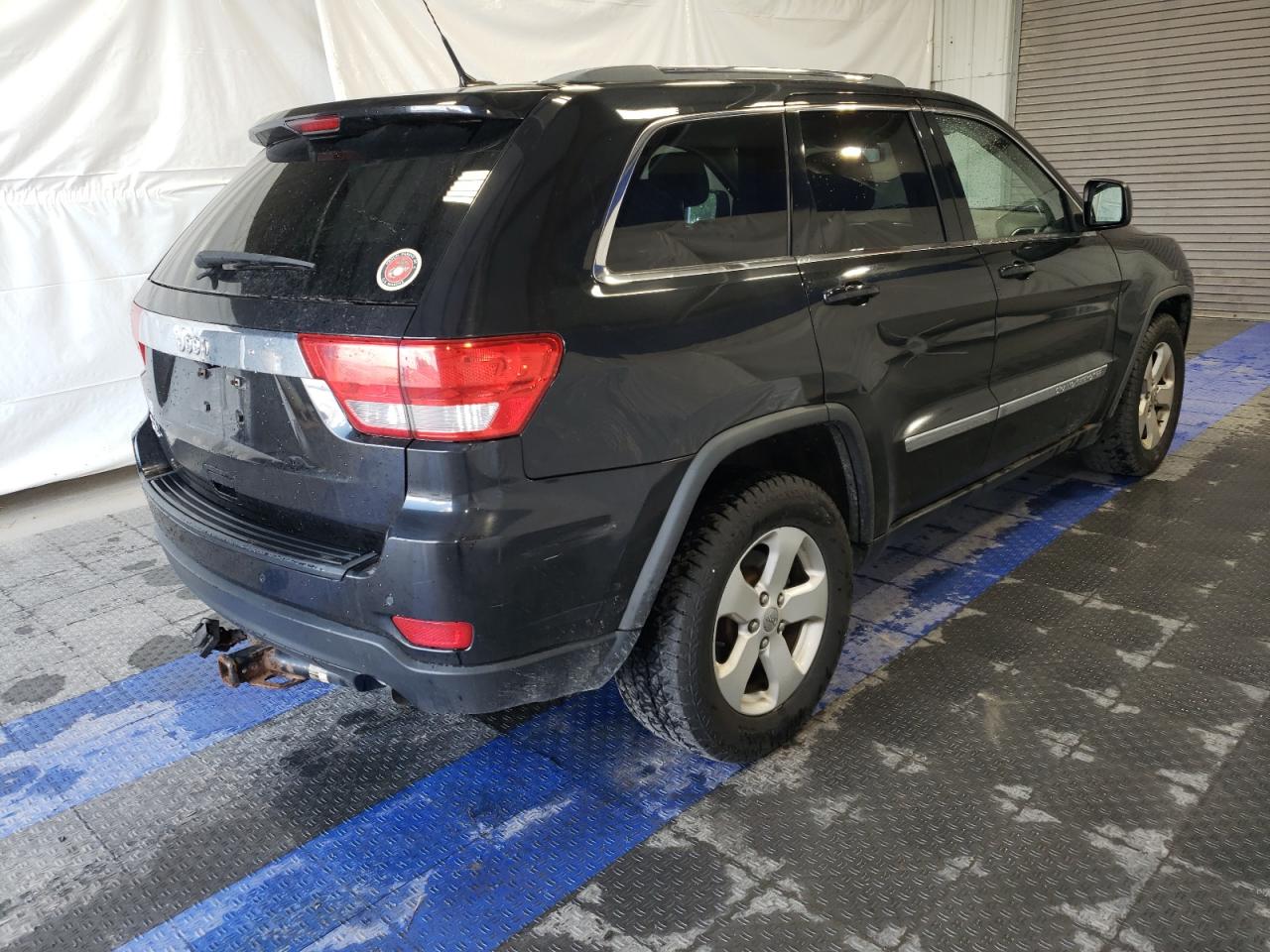 1J4RR4GG3BC510944 2011 Jeep Grand Cherokee Laredo