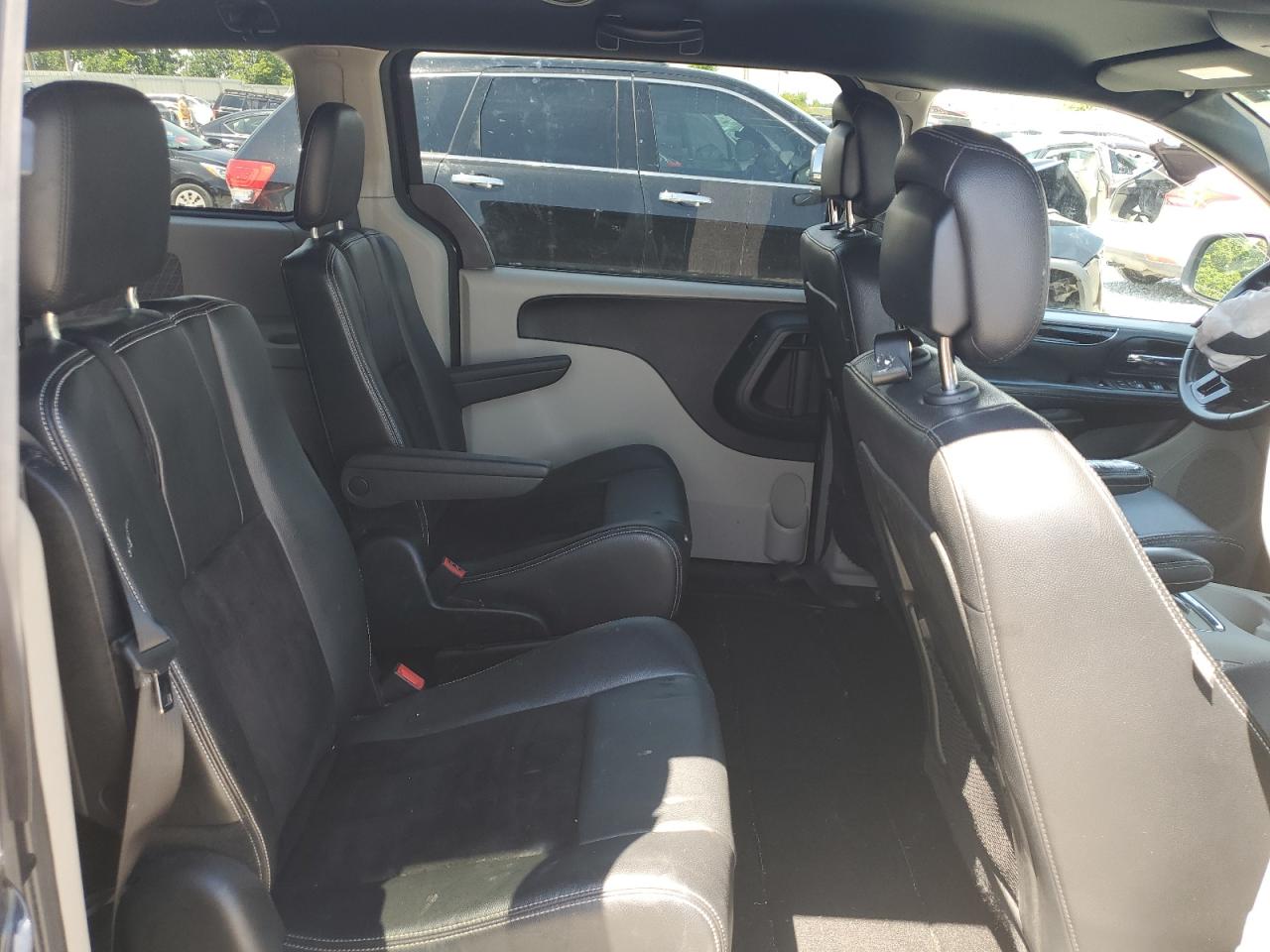 2C4RDGCGXHR851611 2017 Dodge Grand Caravan Sxt