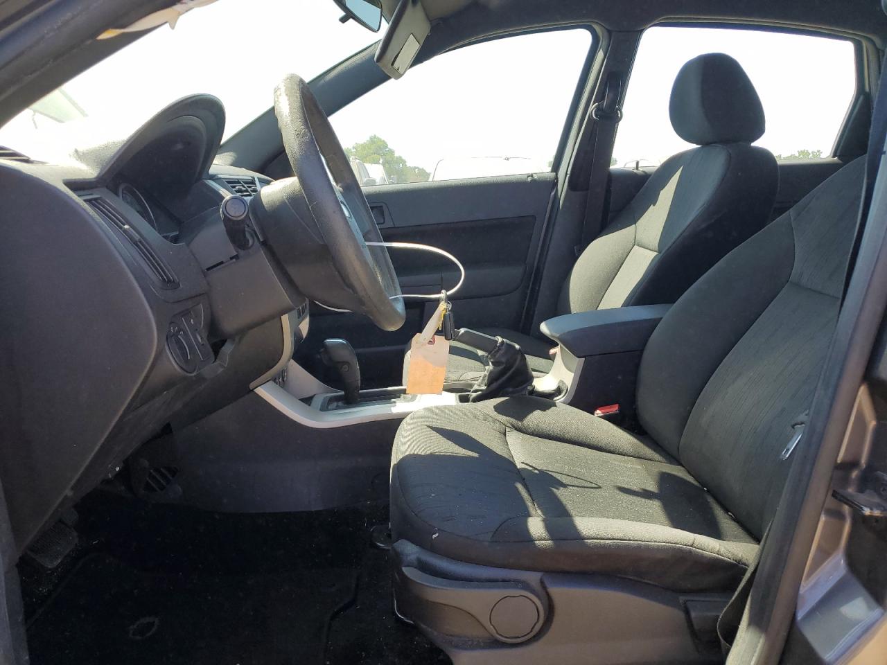 1FAHP3FN1AW219895 2010 Ford Focus Se