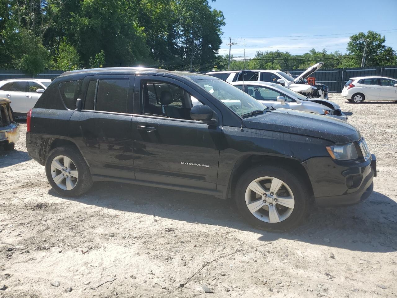 2015 Jeep Compass Latitude vin: 1C4NJDEB5FD321618