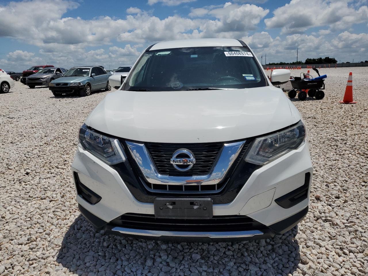 2017 Nissan Rogue S vin: KNMAT2MT1HP557918