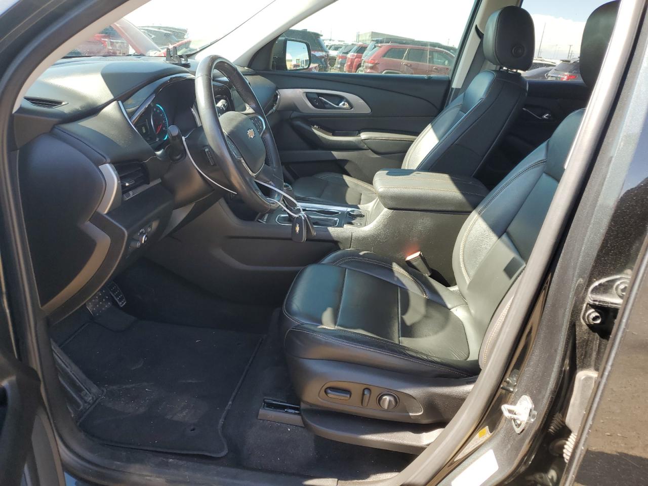 1GNERHKW8KJ232118 2019 Chevrolet Traverse Lt