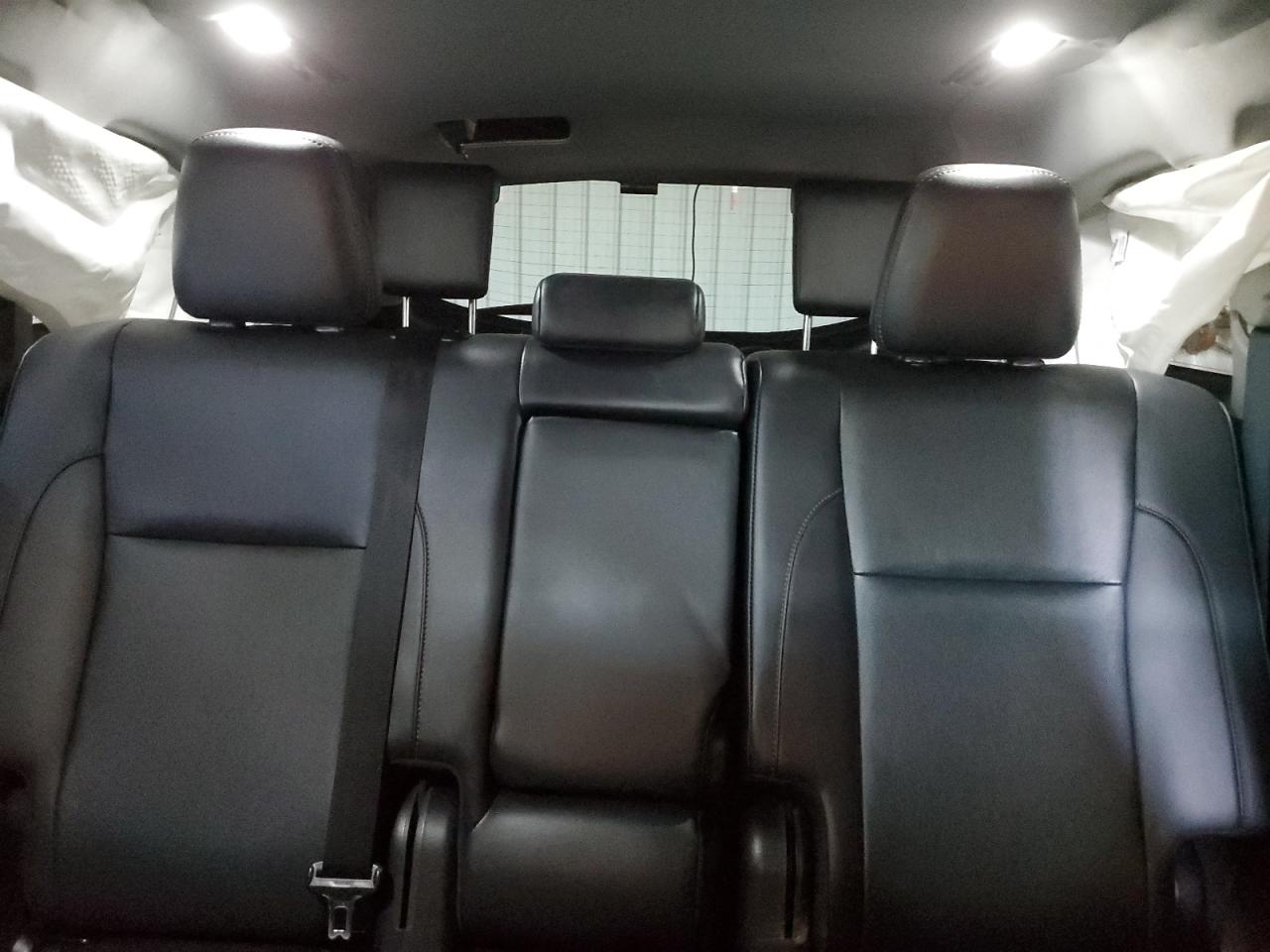 5TDKZRFH3KS355972 2019 Toyota Highlander Se