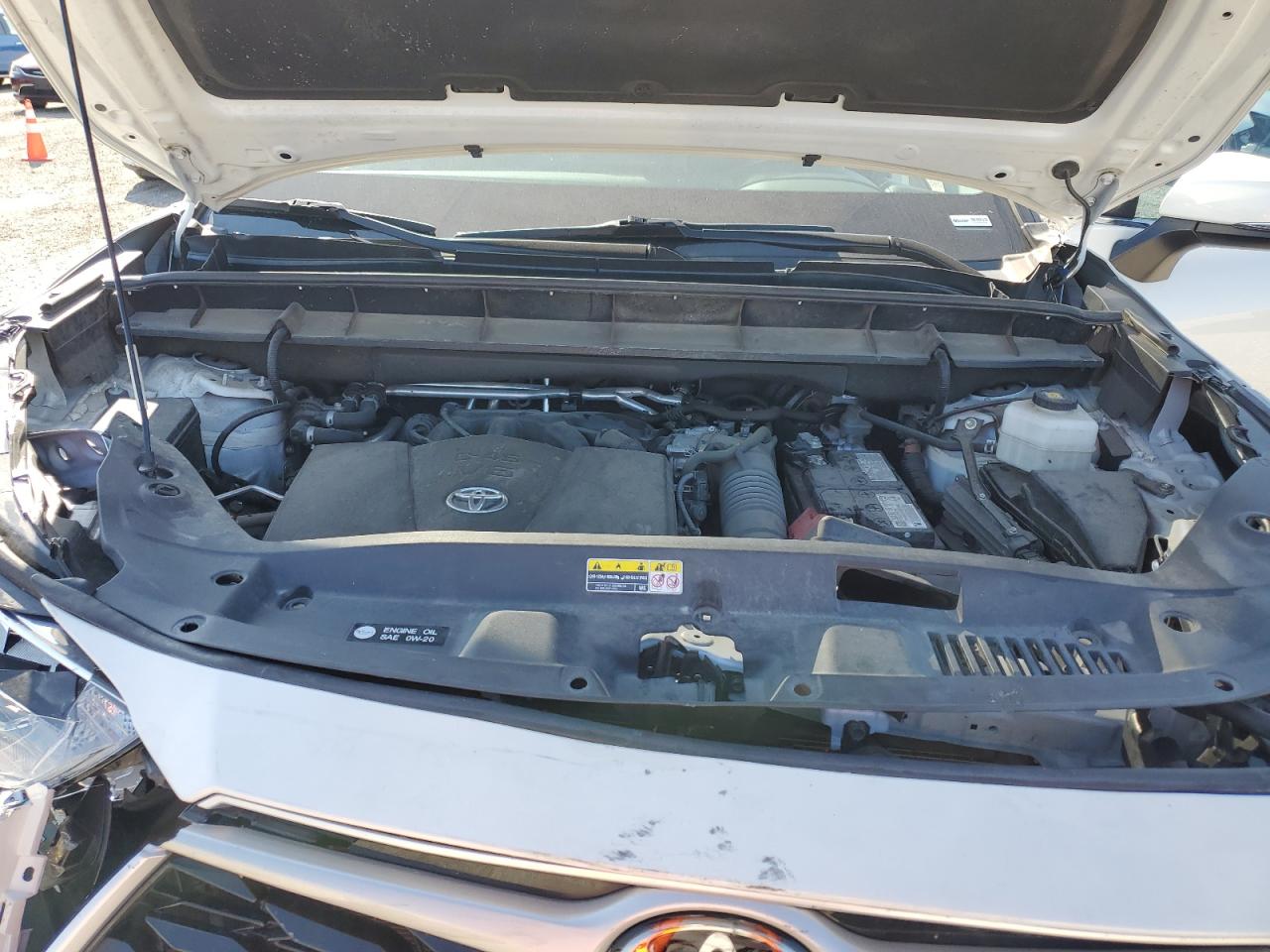 5TDGZRAH3MS527398 2021 Toyota Highlander Xle