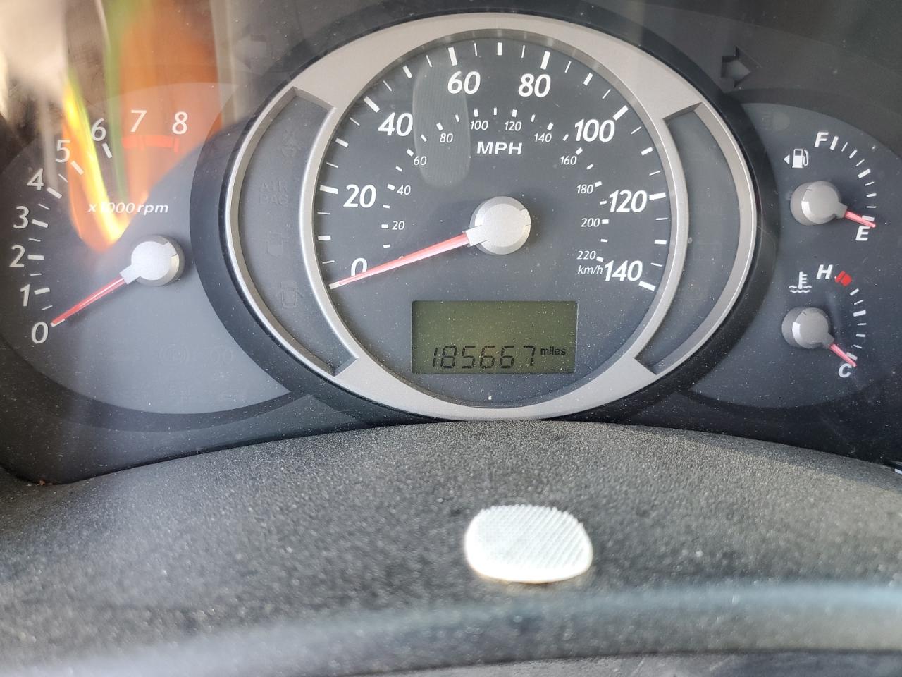 KM8JN72D15U077860 2005 Hyundai Tucson Gls