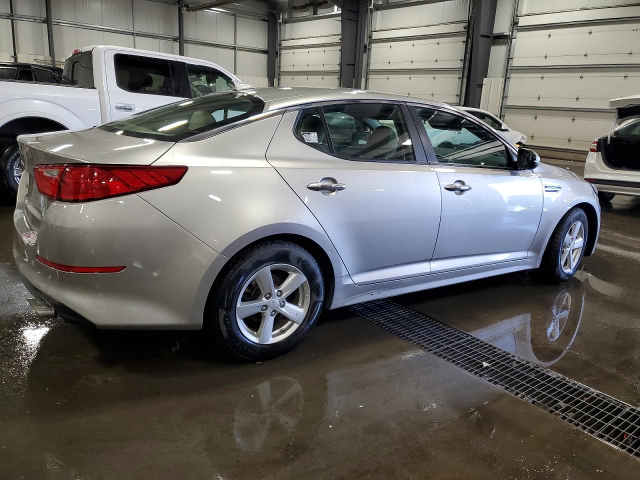 2015 Kia Optima Lx vin: 5XXGM4A72FG478630