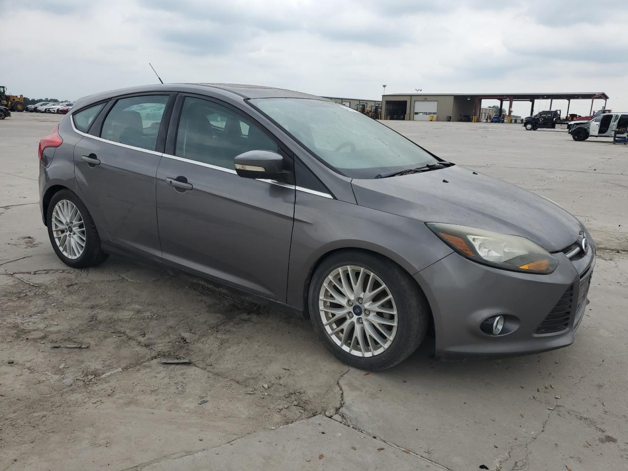 2014 Ford Focus Titanium vin: 1FADP3N27EL310960