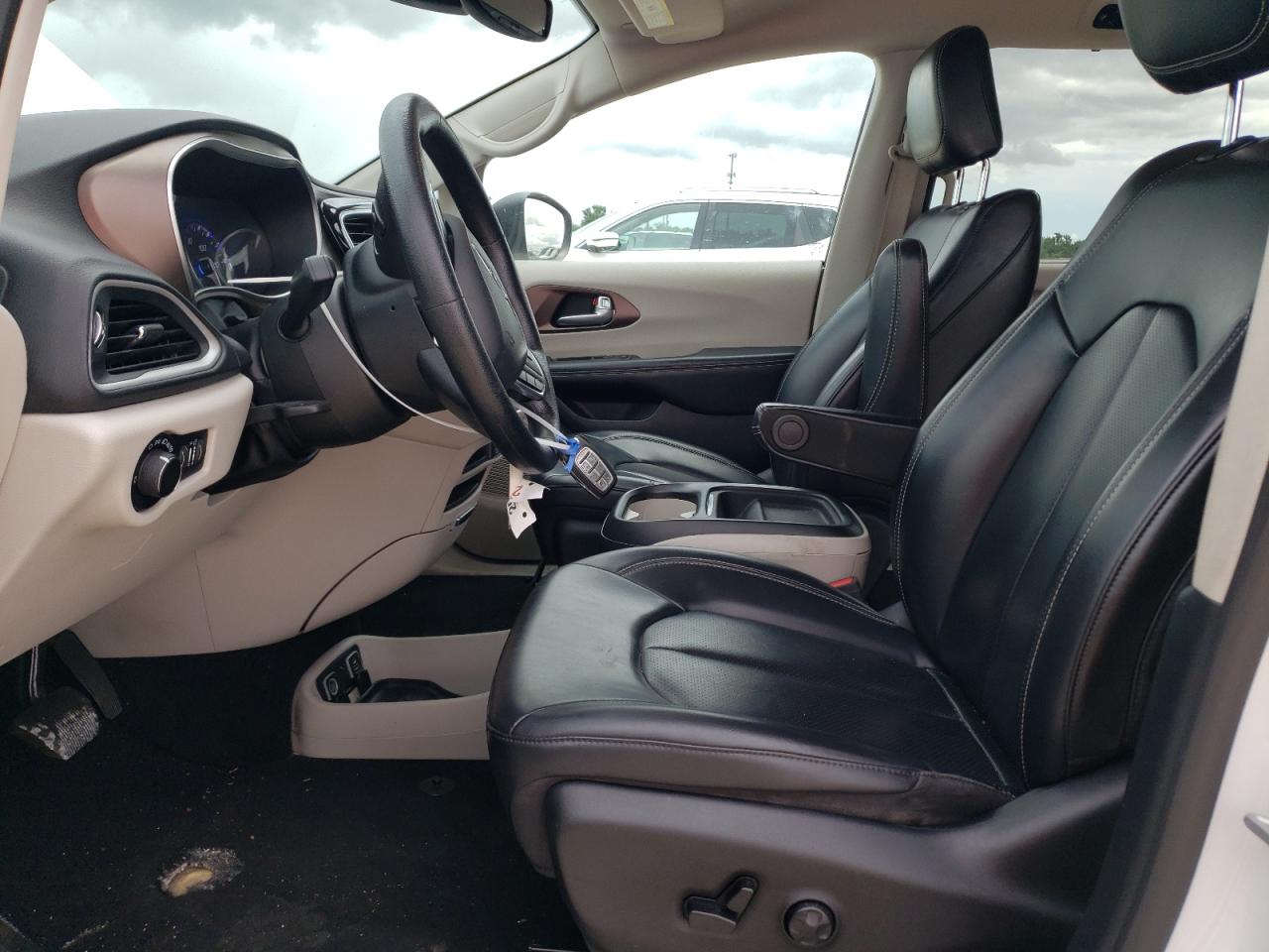 2C4RC1DG2MR509353 2021 Chrysler Voyager Lxi