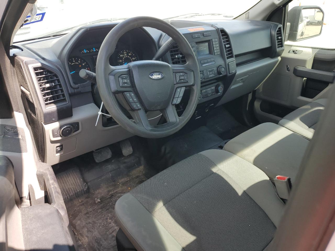 1FTMF1C82GKD52163 2016 Ford F150