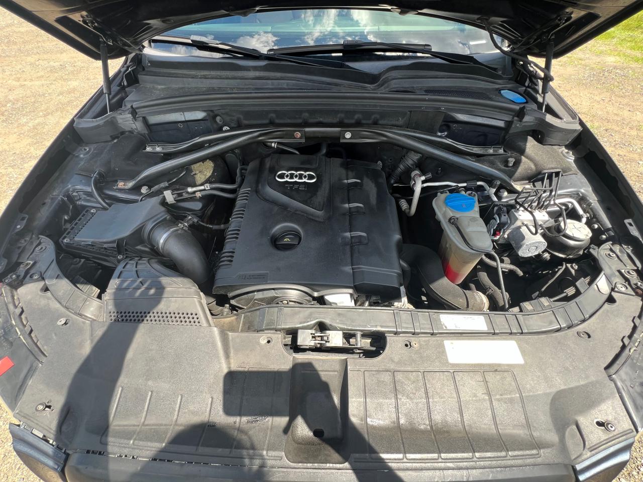 WA1CFAFP4CA097735 2012 Audi Q5 Premium