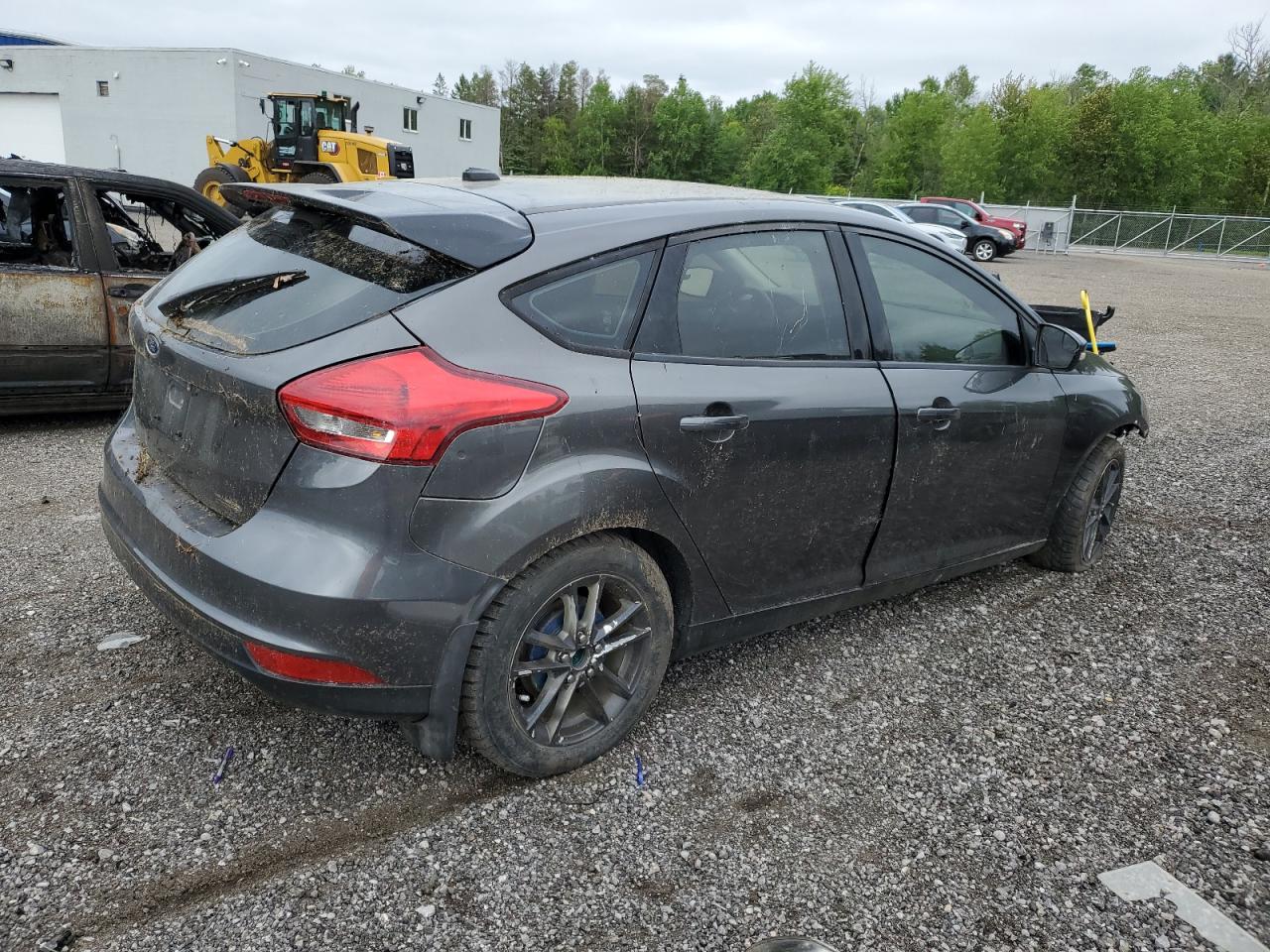 2015 Ford Focus Se vin: 1FADP3K28FL327661