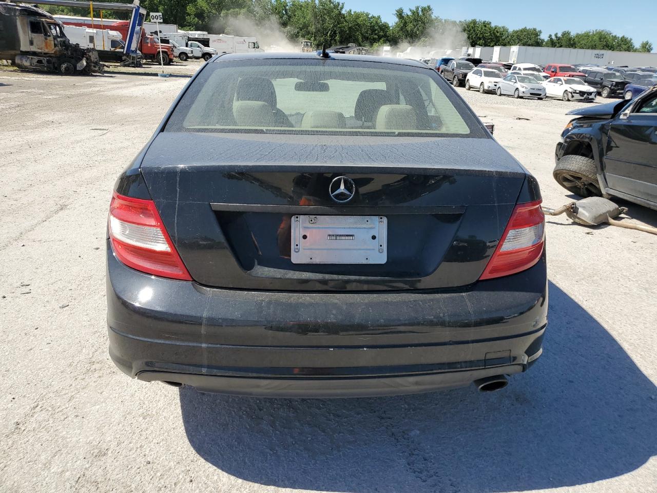 WDDGF8BB7AF375446 2010 Mercedes-Benz C 300 4Matic