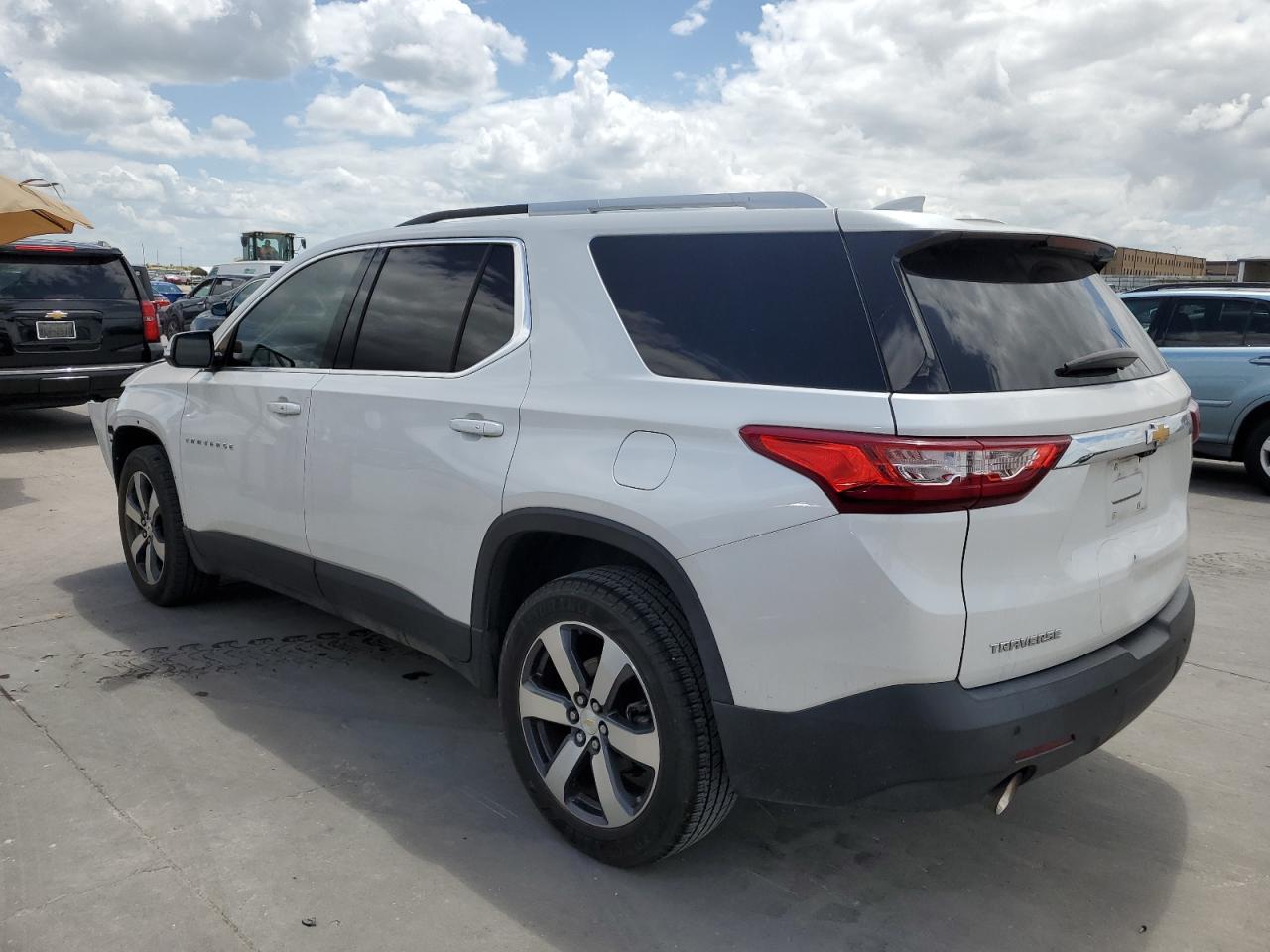 1GNERHKW6JJ211217 2018 Chevrolet Traverse Lt