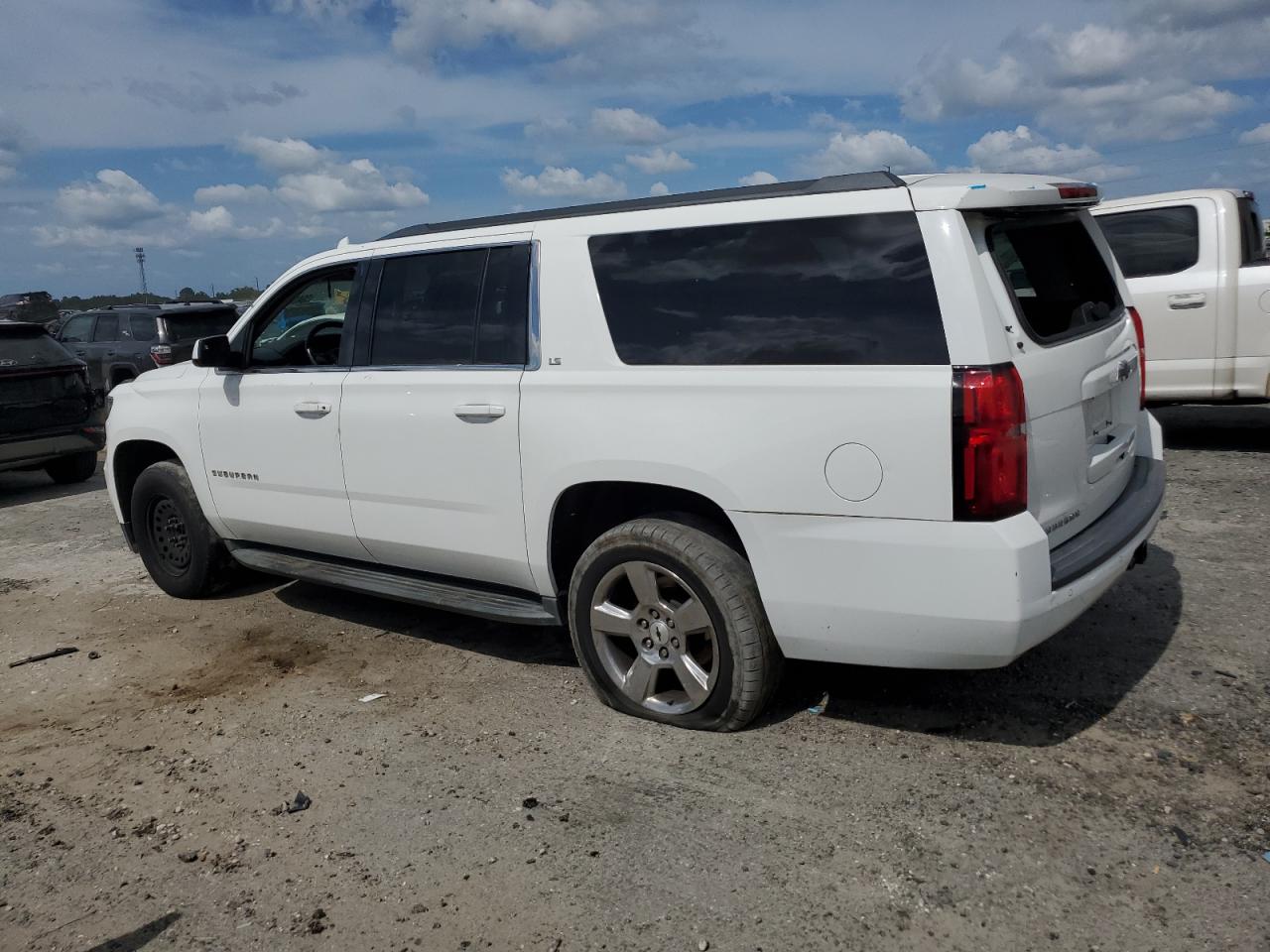 2016 Chevrolet Suburban C1500 Ls vin: 1GNSCGKC4GR295021