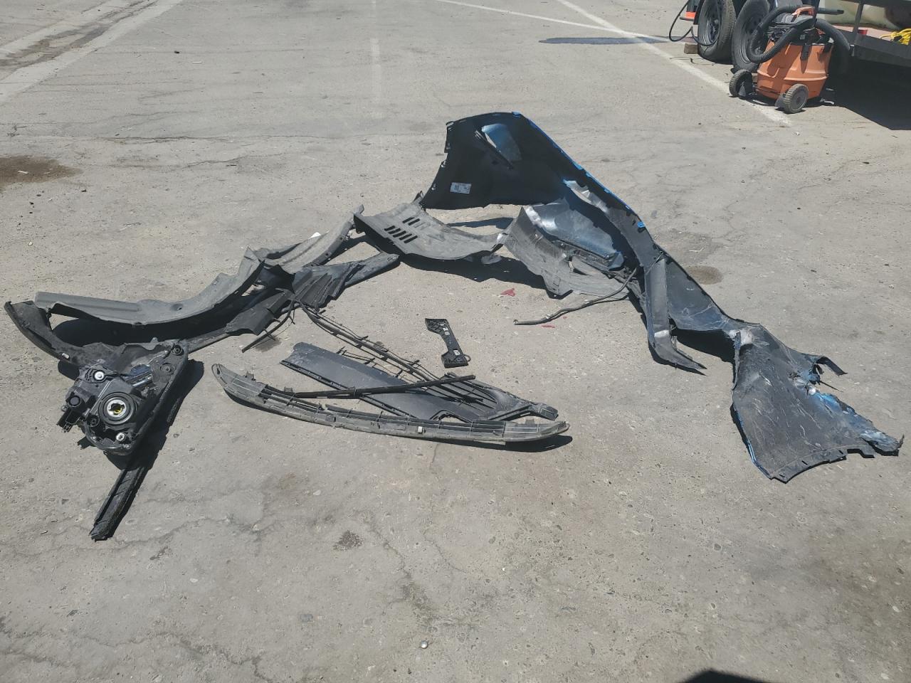 JTMZFREV0HJ110907 2017 Toyota Rav4 Le