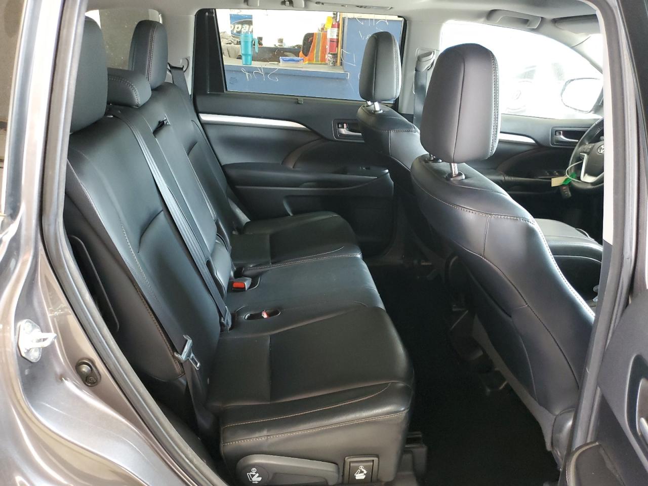 5TDJKRFH6GS241147 2016 Toyota Highlander Xle