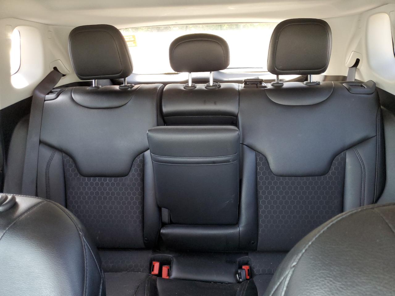 3C4NJDBB8KT683922 2019 Jeep Compass Latitude