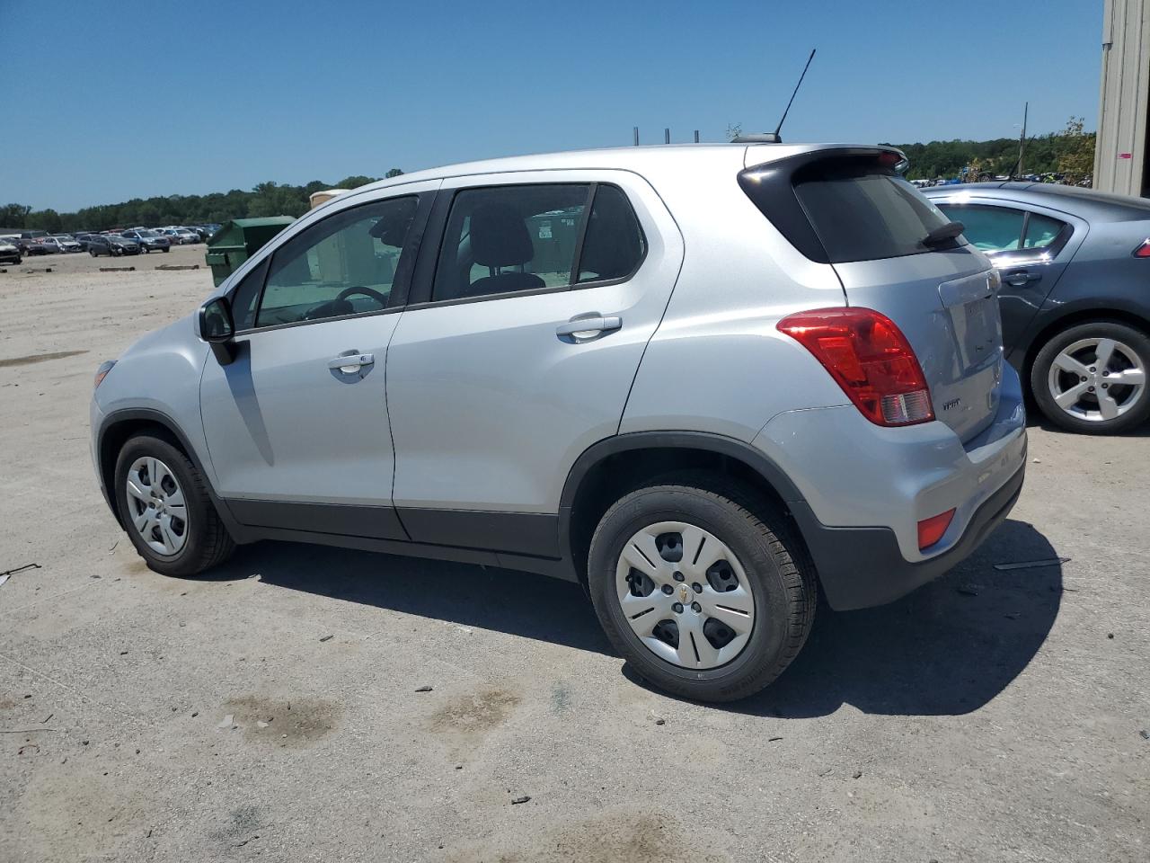 2019 Chevrolet Trax Ls vin: 3GNCJKSB6KL131175