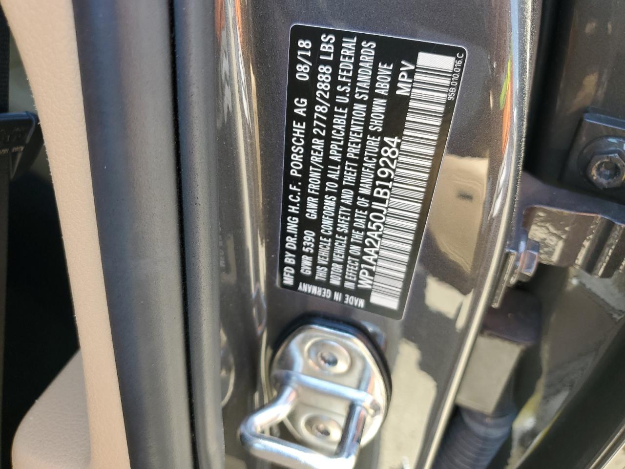 WP1AA2A50JLB19284 2018 Porsche Macan