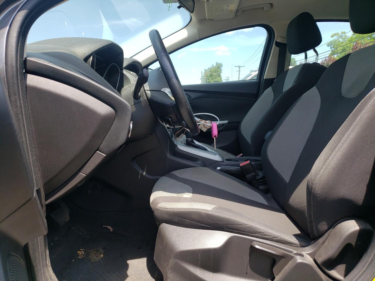 1FAHP3F24CL113533 2012 Ford Focus Se