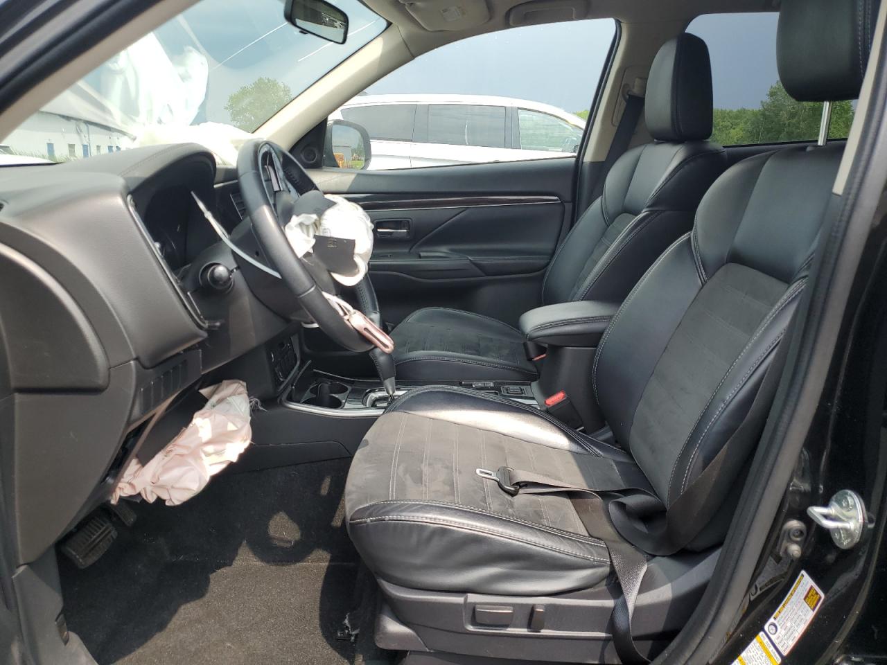 JA4AD3A30KZ042485 2019 Mitsubishi Outlander Se