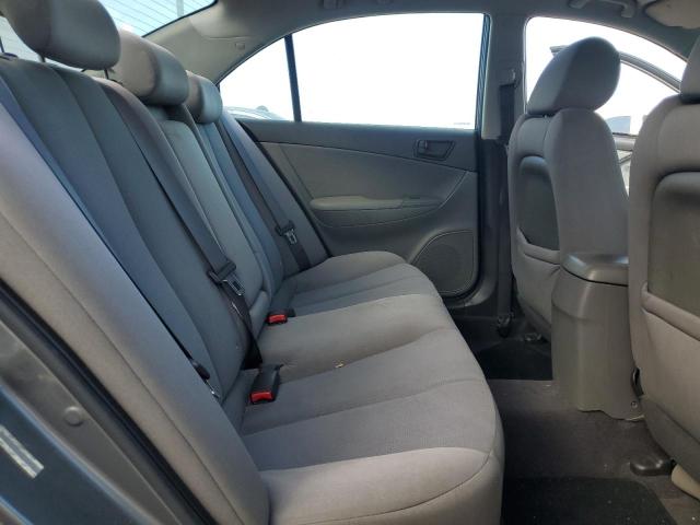 2010 Hyundai Sonata - Image 10