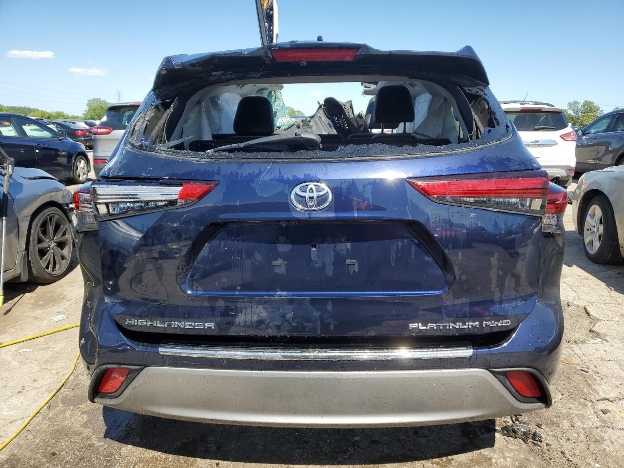 5TDFZRBH6MS151435 2021 Toyota Highlander Platinum
