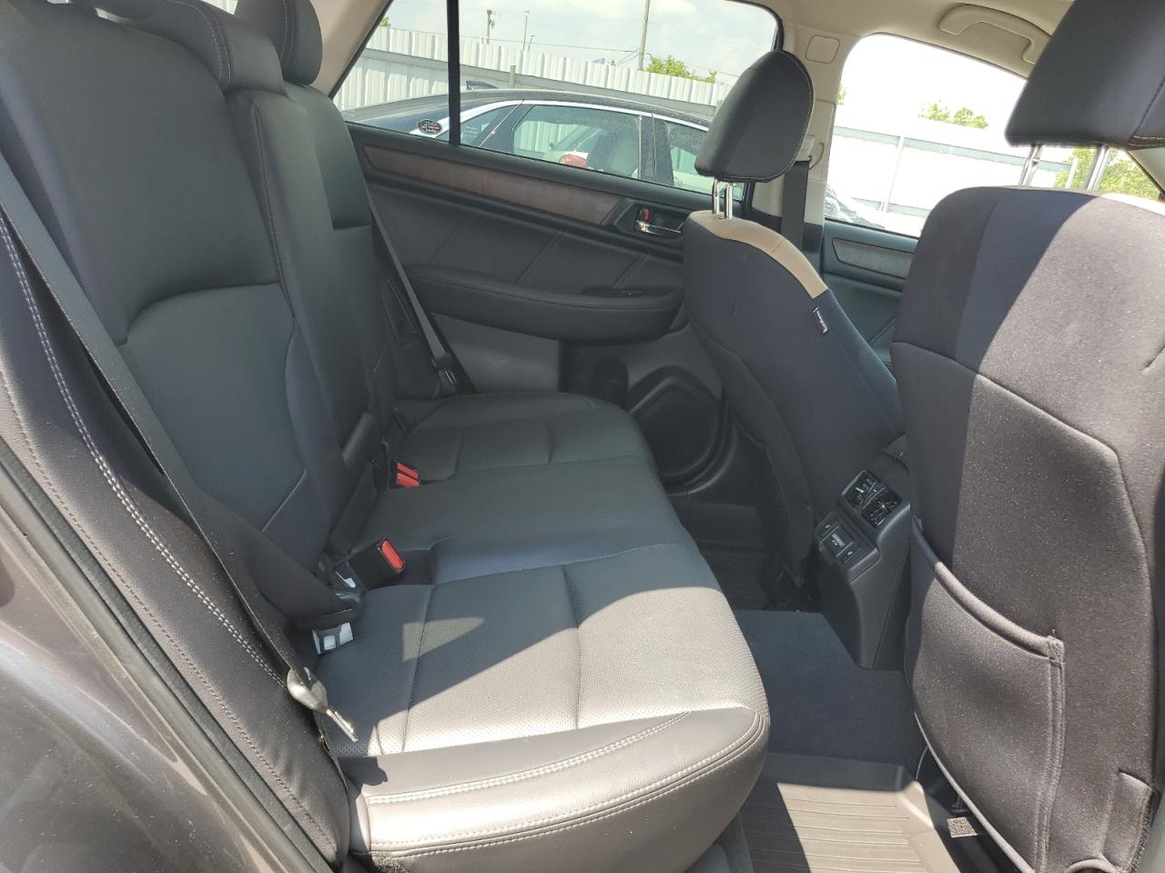 4S4BSENC0J3288584 2018 Subaru Outback 3.6R Limited