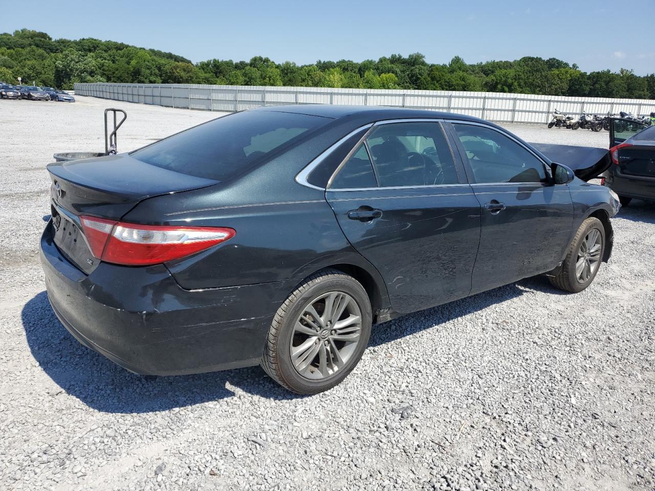 2017 Toyota Camry Le vin: 4T1BF1FK3HU686749