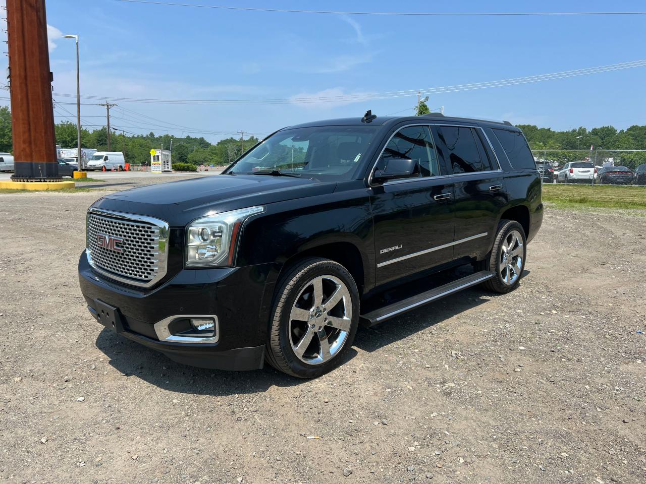 2016 GMC Yukon Denali vin: 1GKS2CKJ8GR261560