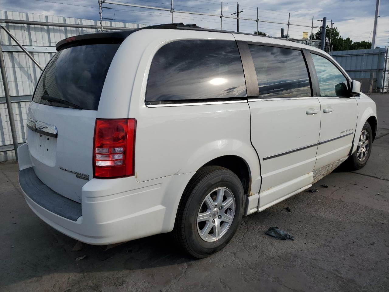 2A8HR541X9R558247 2009 Chrysler Town & Country Touring