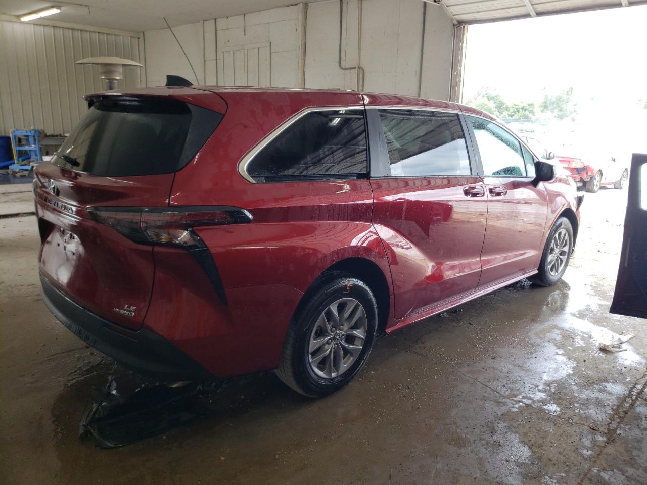 Lot #2741116239 2024 TOYOTA SIENNA LE