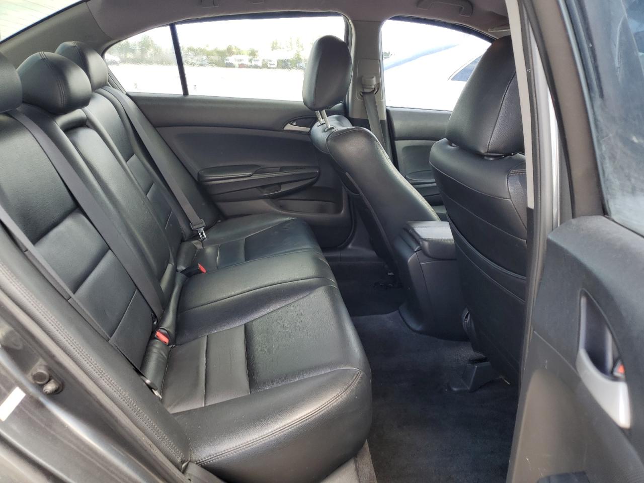 1HGCP2F33AA035487 2010 Honda Accord Lx