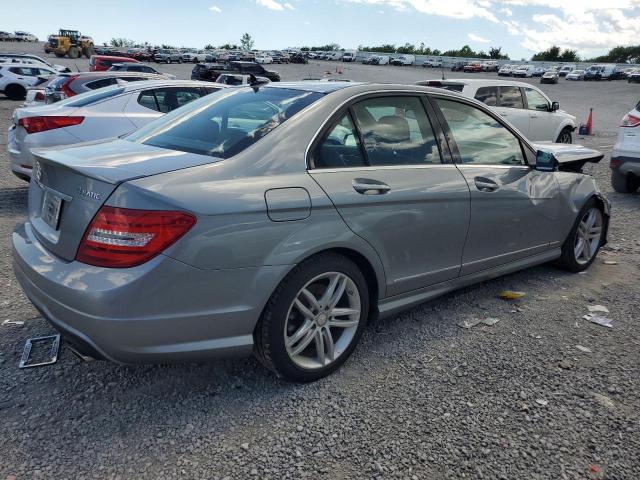 VIN WDDGF8AB0DA840846 2013 Mercedes-Benz C-Class, 3... no.3