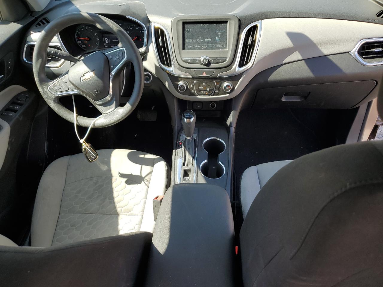 2GNAXHEV9J6169839 2018 Chevrolet Equinox Ls