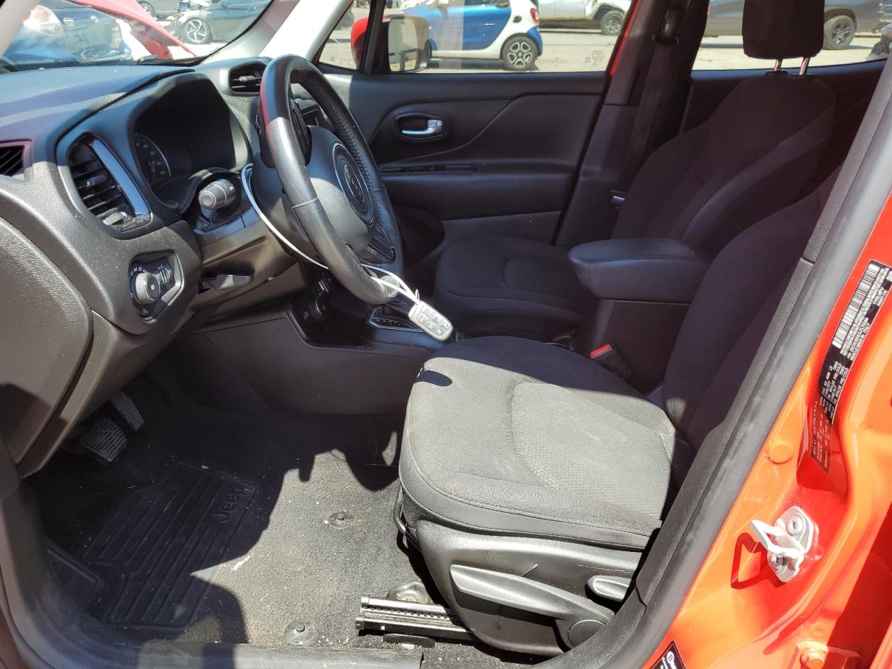 ZACNJBBB3LPL70044 2020 Jeep Renegade Latitude