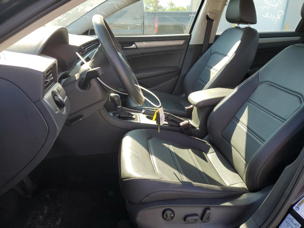 1VWSA7A3XMC005568 2021 Volkswagen Passat Se