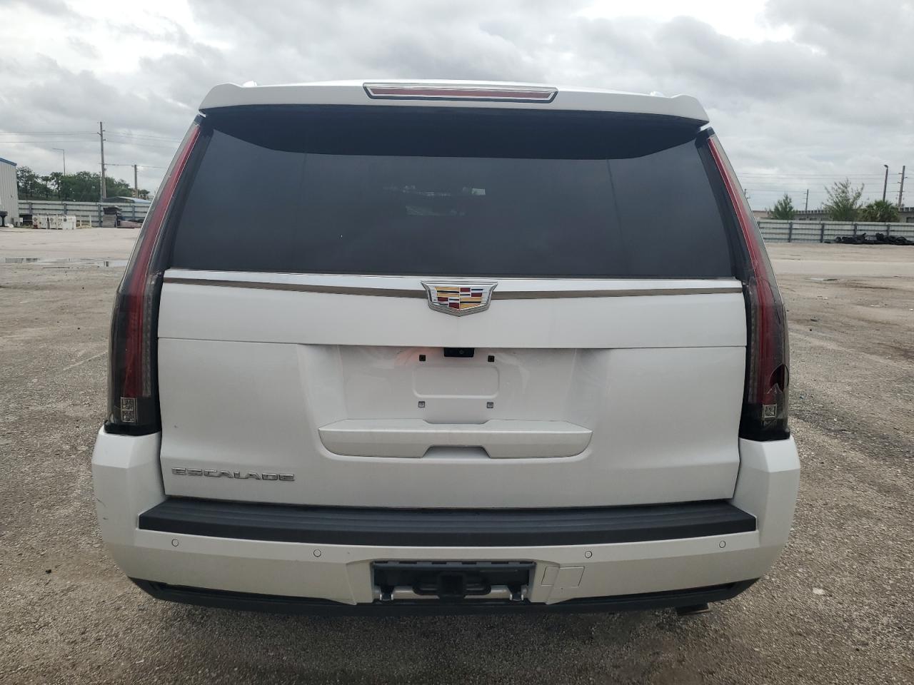 1GYS4DKJ8HR271190 2017 Cadillac Escalade Platinum