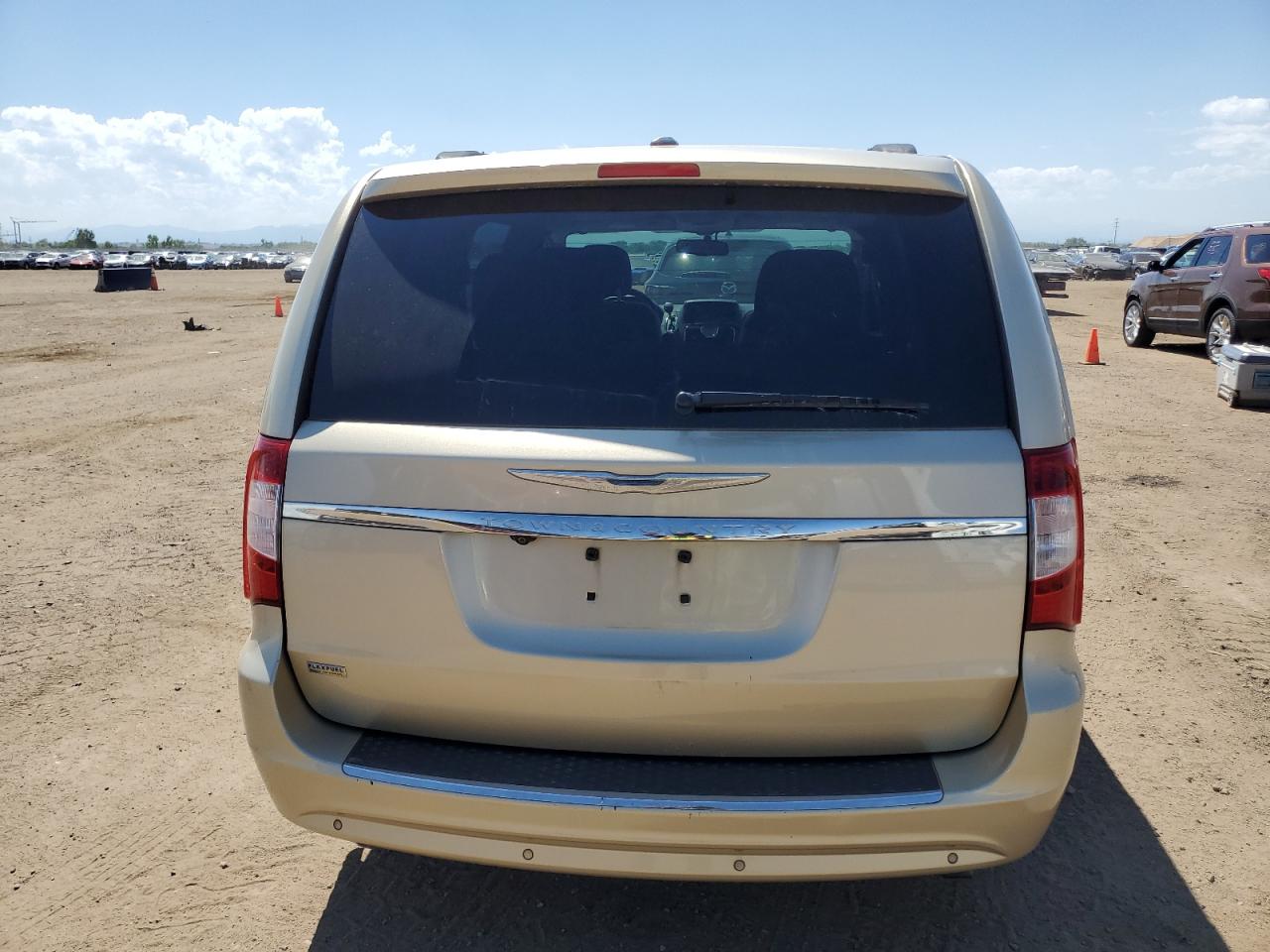 2A4RR5DG4BR702455 2011 Chrysler Town & Country Touring