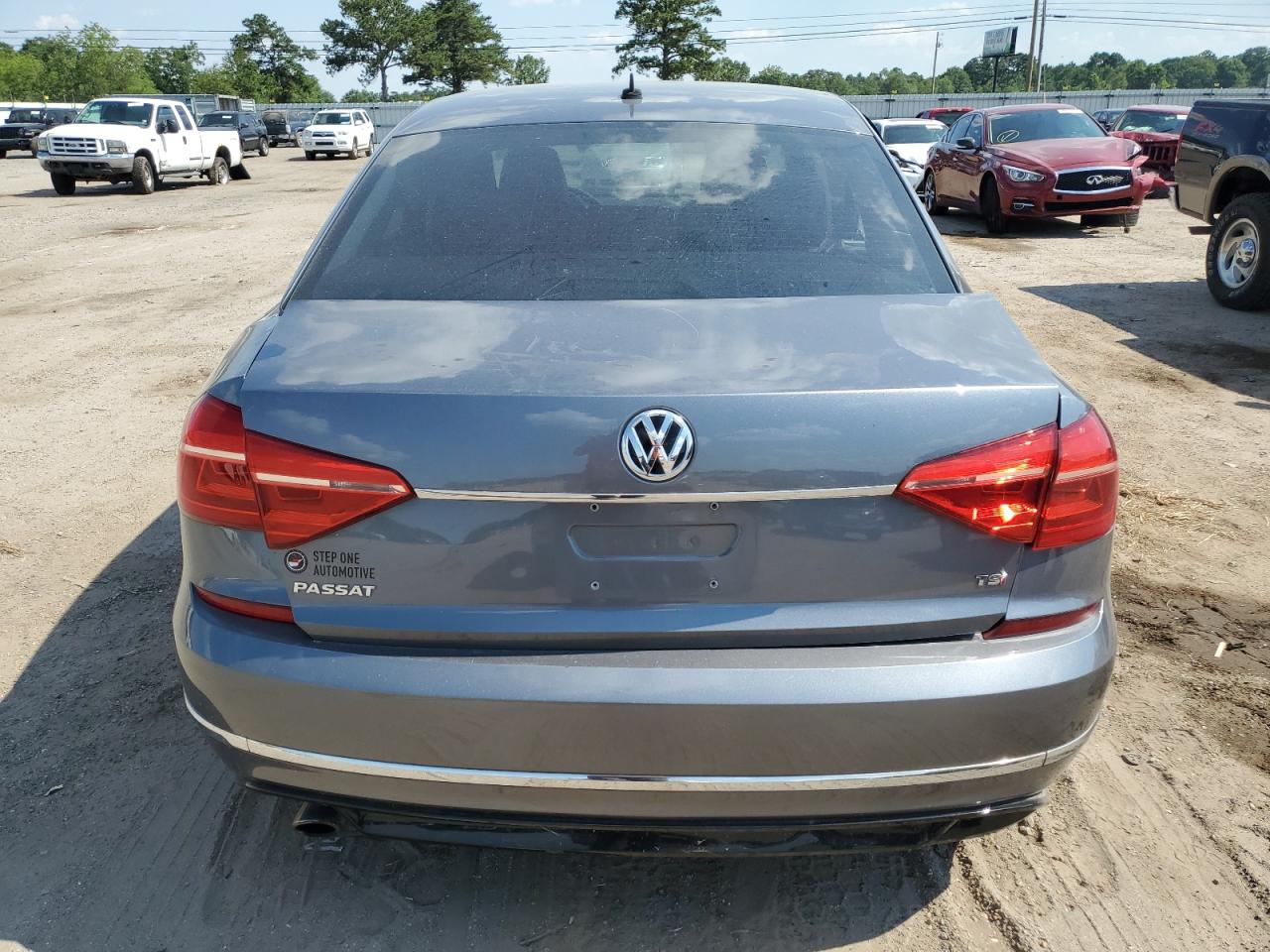 2016 Volkswagen Passat S vin: 1VWAT7A36GC070184