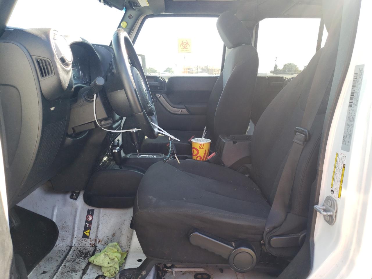 1C4BJWDG2FL694763 2015 Jeep Wrangler Unlimited Sport