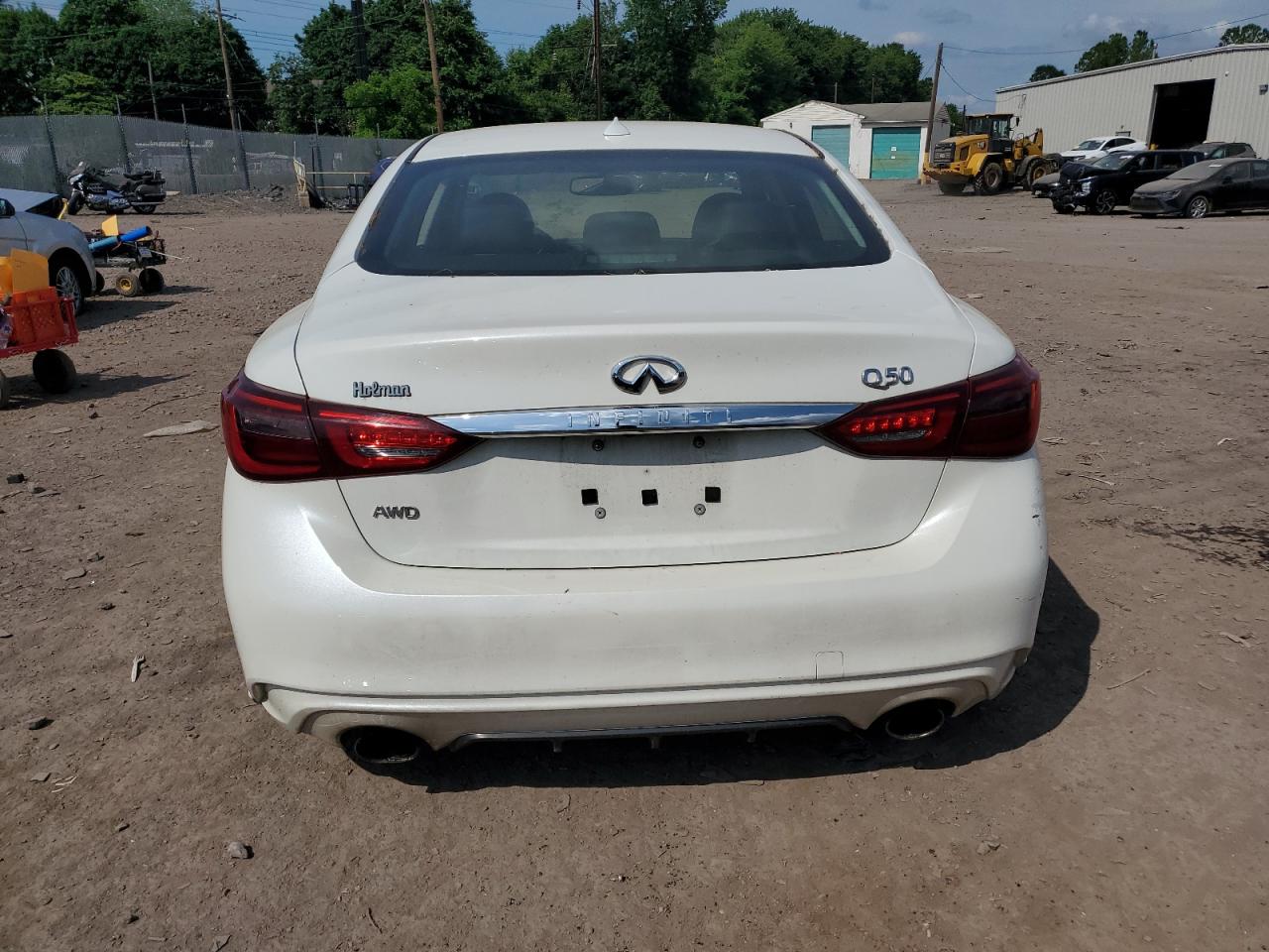 JN1EV7AR8JM438839 2018 Infiniti Q50 Luxe
