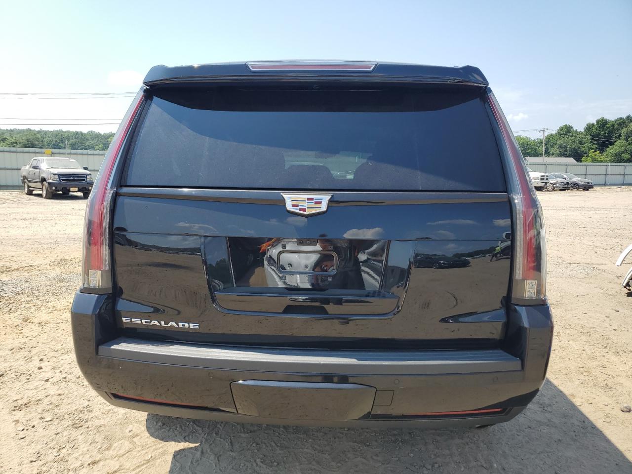 1GYS4BKJ9KR339993 2019 Cadillac Escalade Luxury