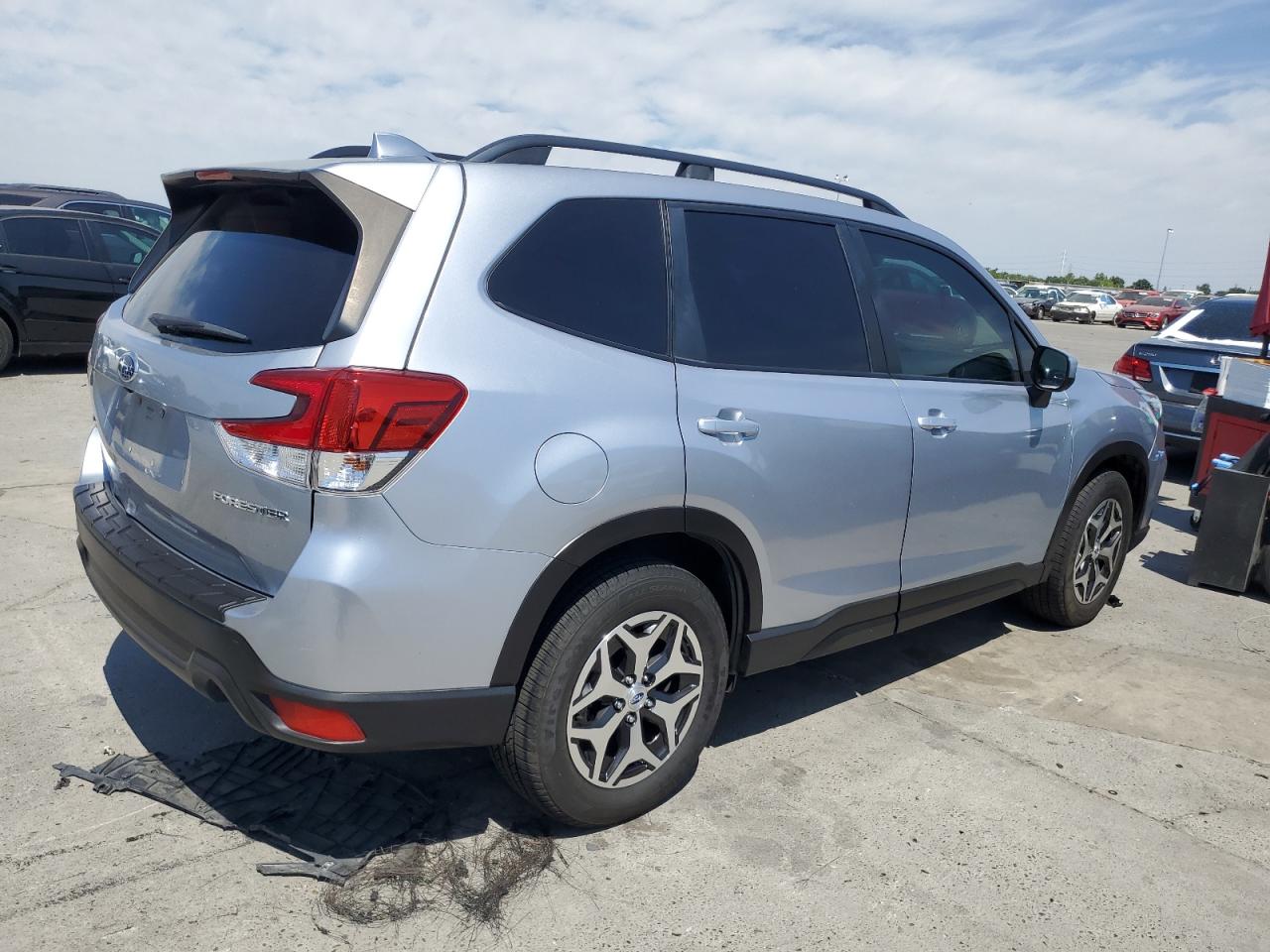 2019 Subaru Forester Premium vin: JF2SKAGC0KH566917