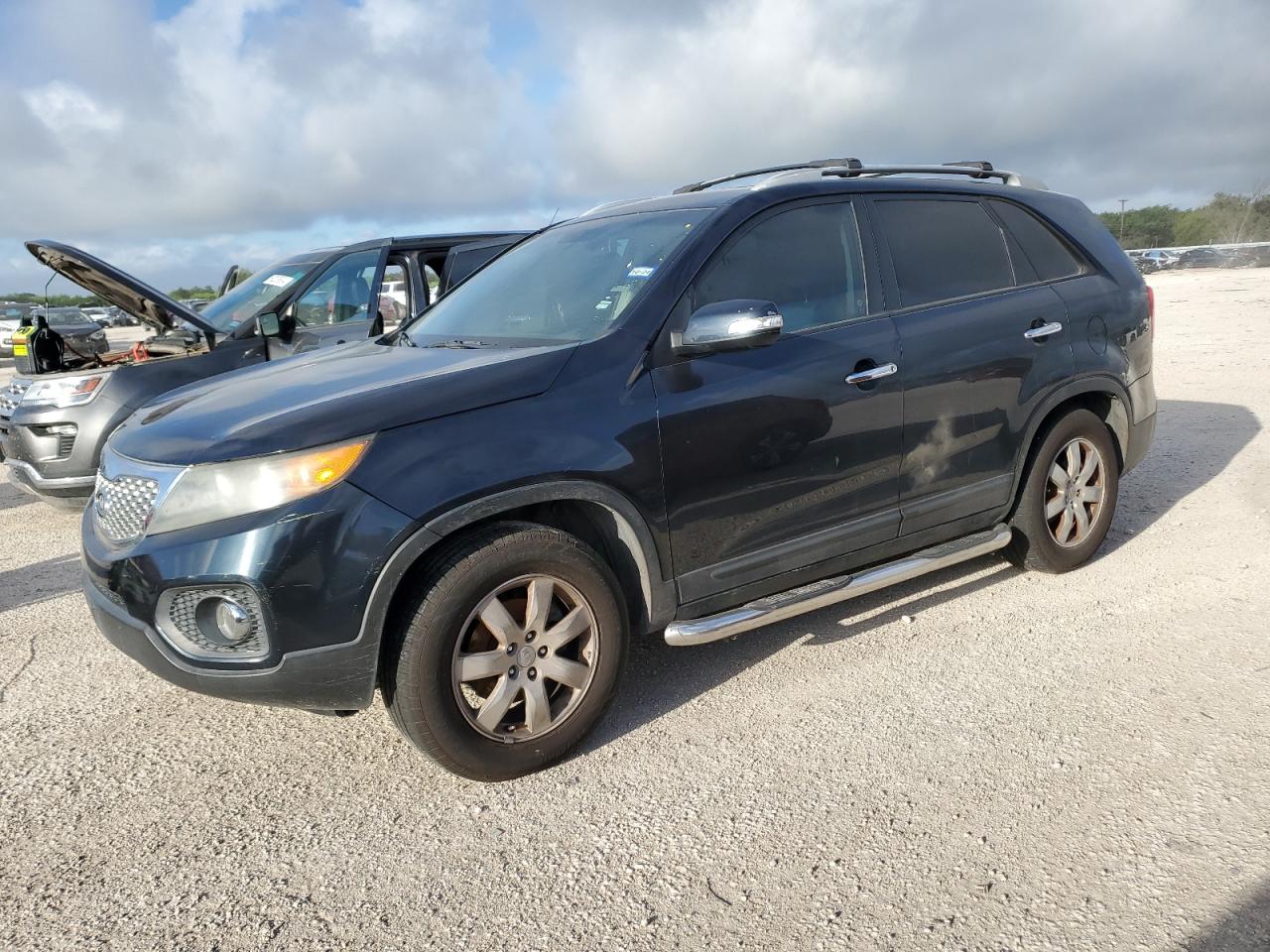 2012 Kia Sorento Base vin: 5XYKT3A6XCG247125