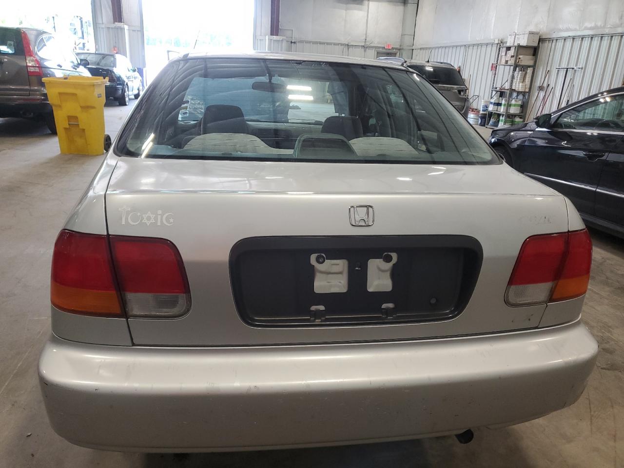 1HGEJ6570WL010905 1998 Honda Civic Lx